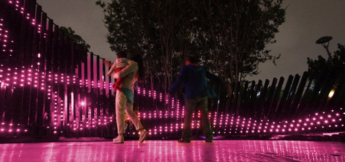 pixel-iluminado-rosa-parque-cáceres