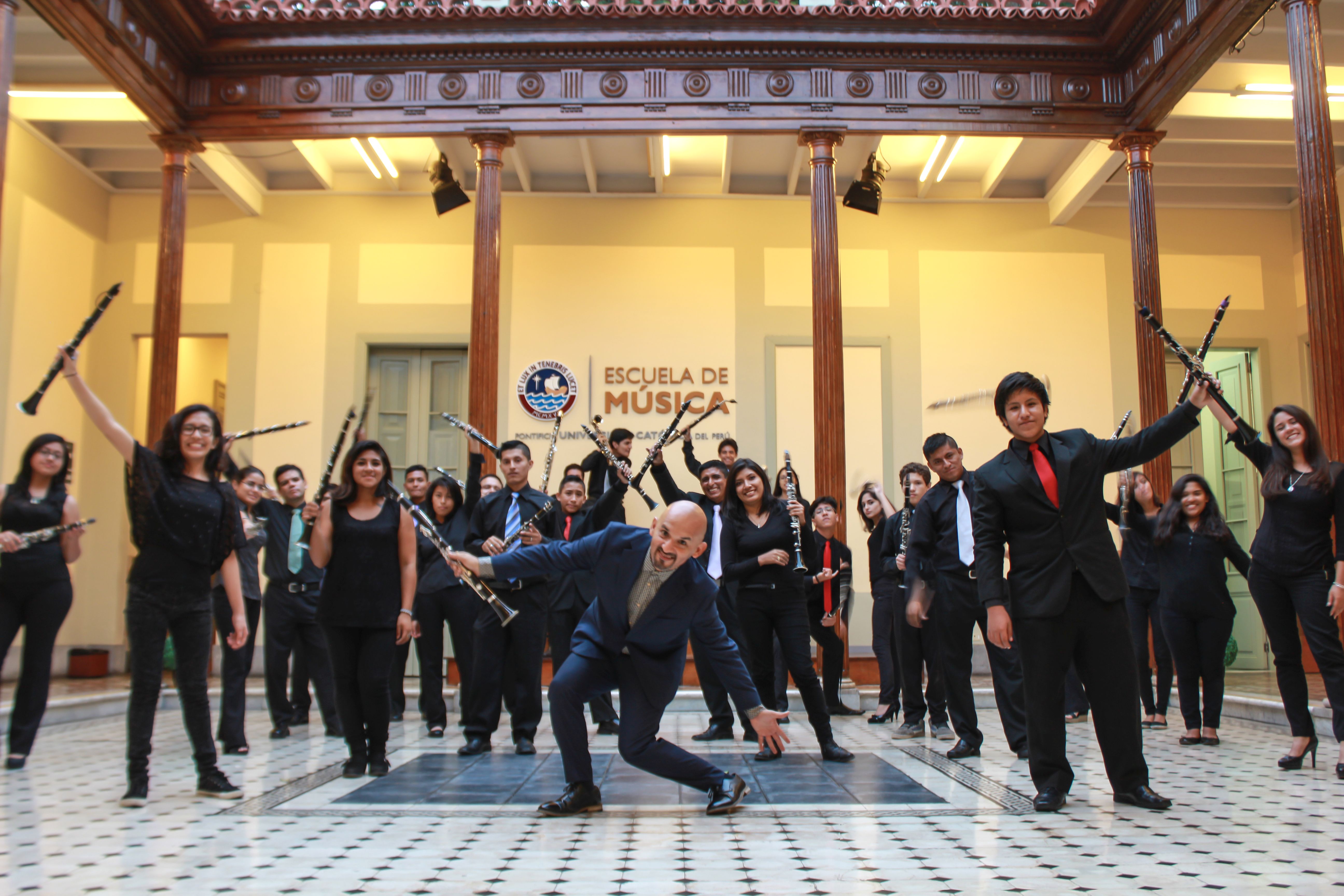 Orquesta Peruana de Clarinetes en concierto