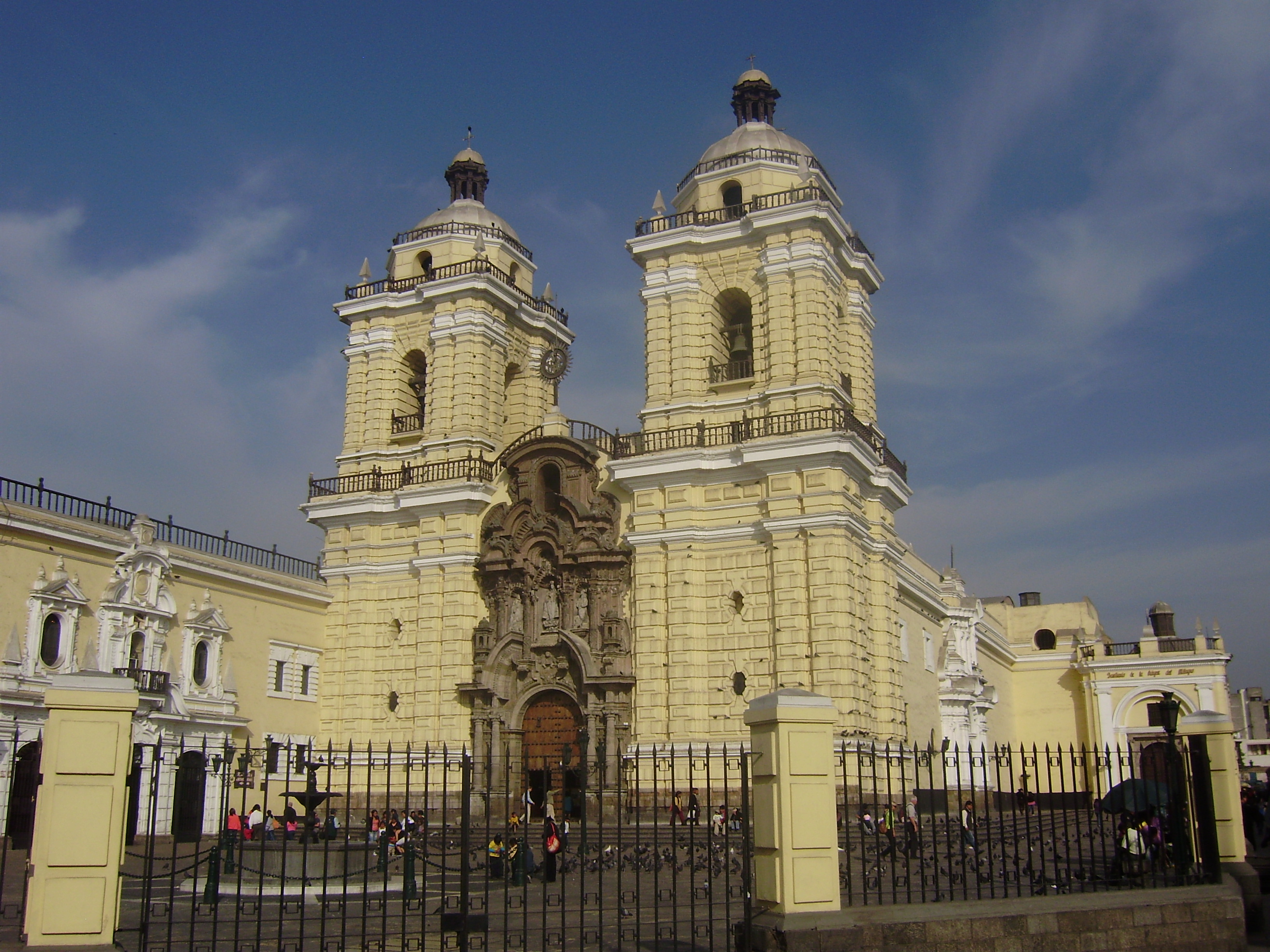 El convento y la iglesia de San Francisco