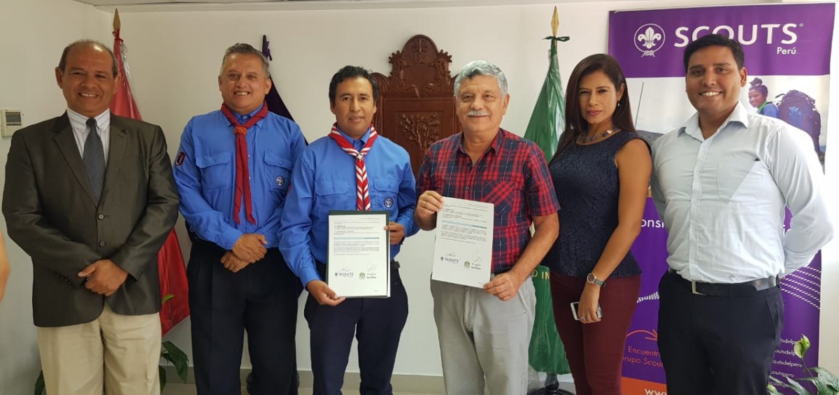 firma de pacto por la moviliodad scouts del perú (4)