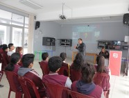 Estudiantes de secundaria reciben charlas sobre personajes históricos del Perú gracias a la Municipalidad de San Isidro (2)