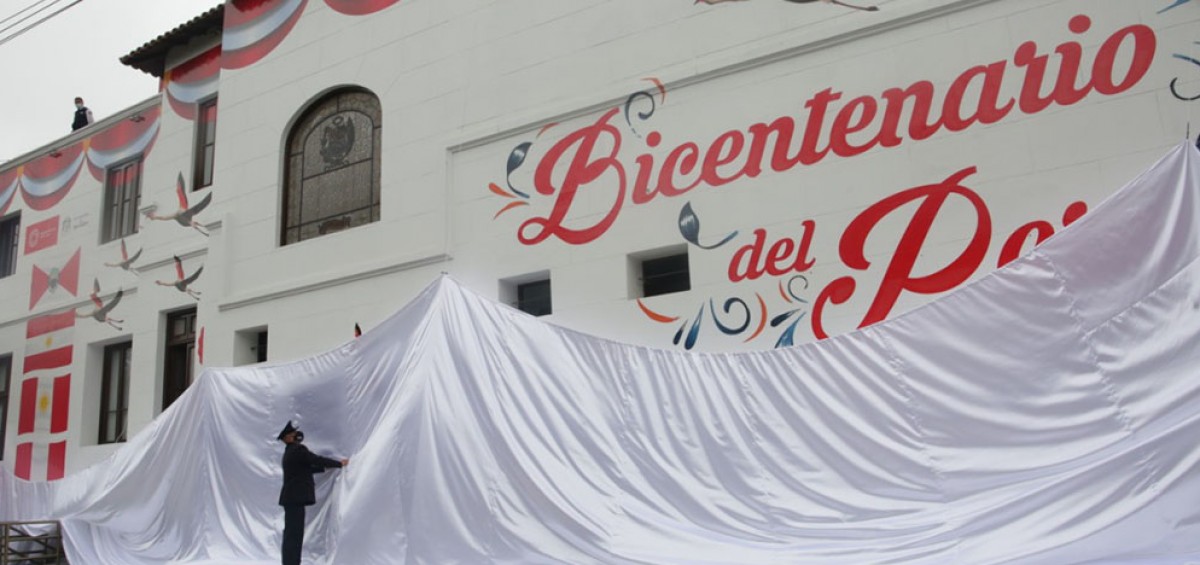 bicentenario-mural
