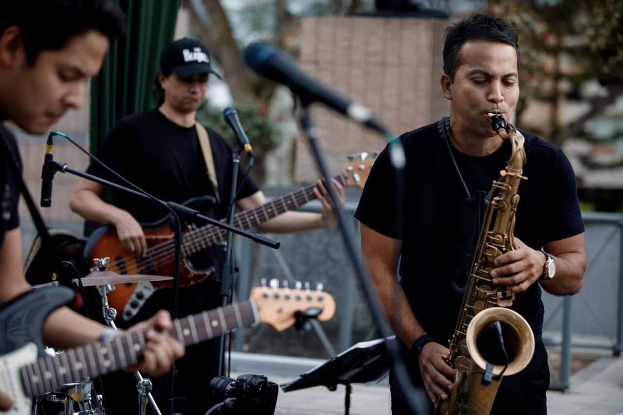 Música al aire libre en parque Acosta