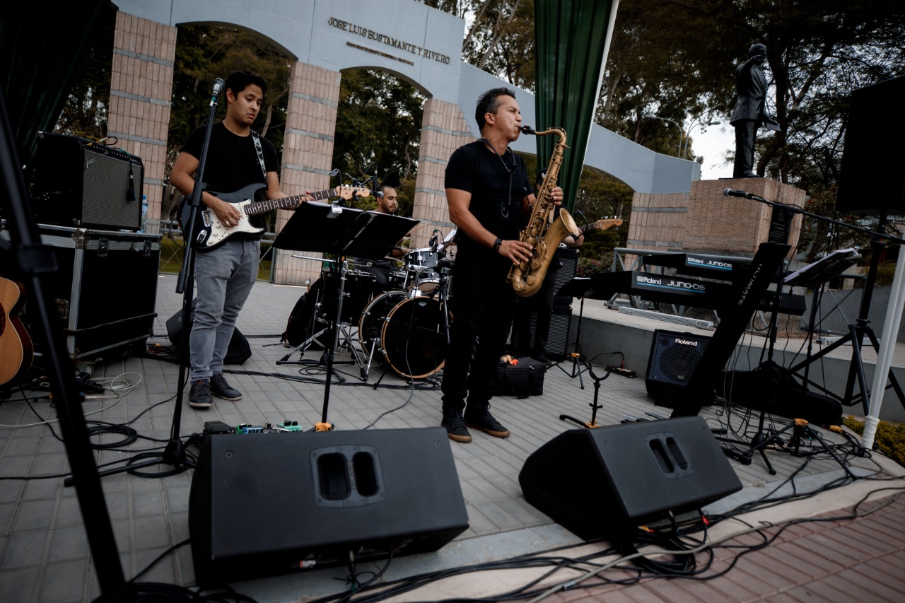 Música al aire libre en Parque Roosevelt